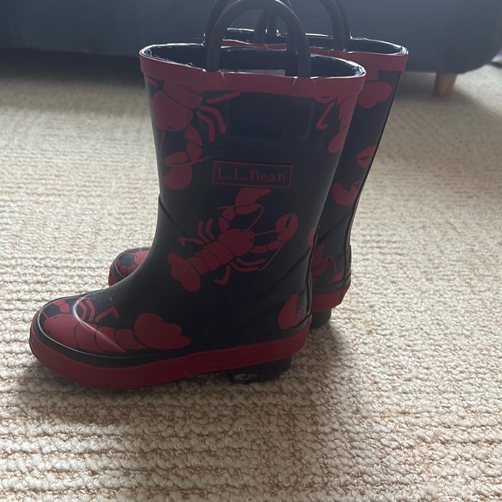 LL Bean kids rain boots size 7